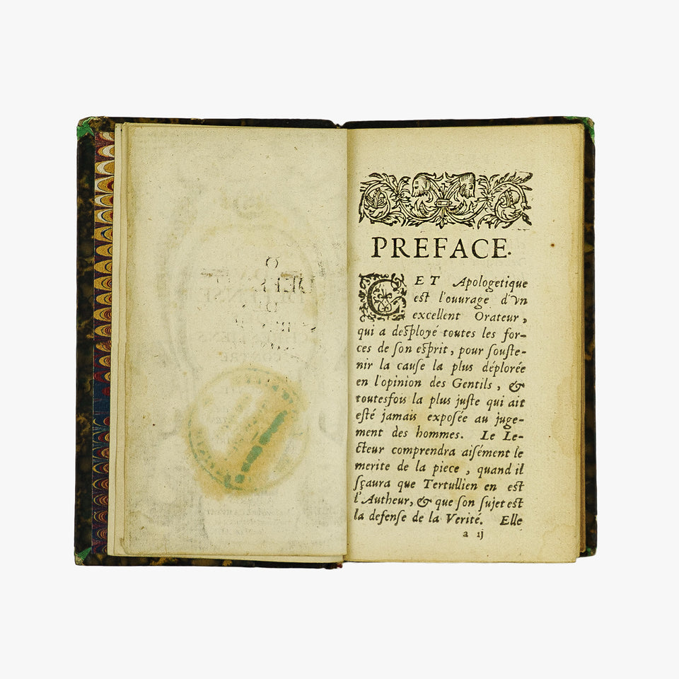 Tertullien — Apologétique ou Défense des Chrétiens (Jean Camusat, 1641). Século XVII. Livro físico. Encadernação e meio couro com douração.