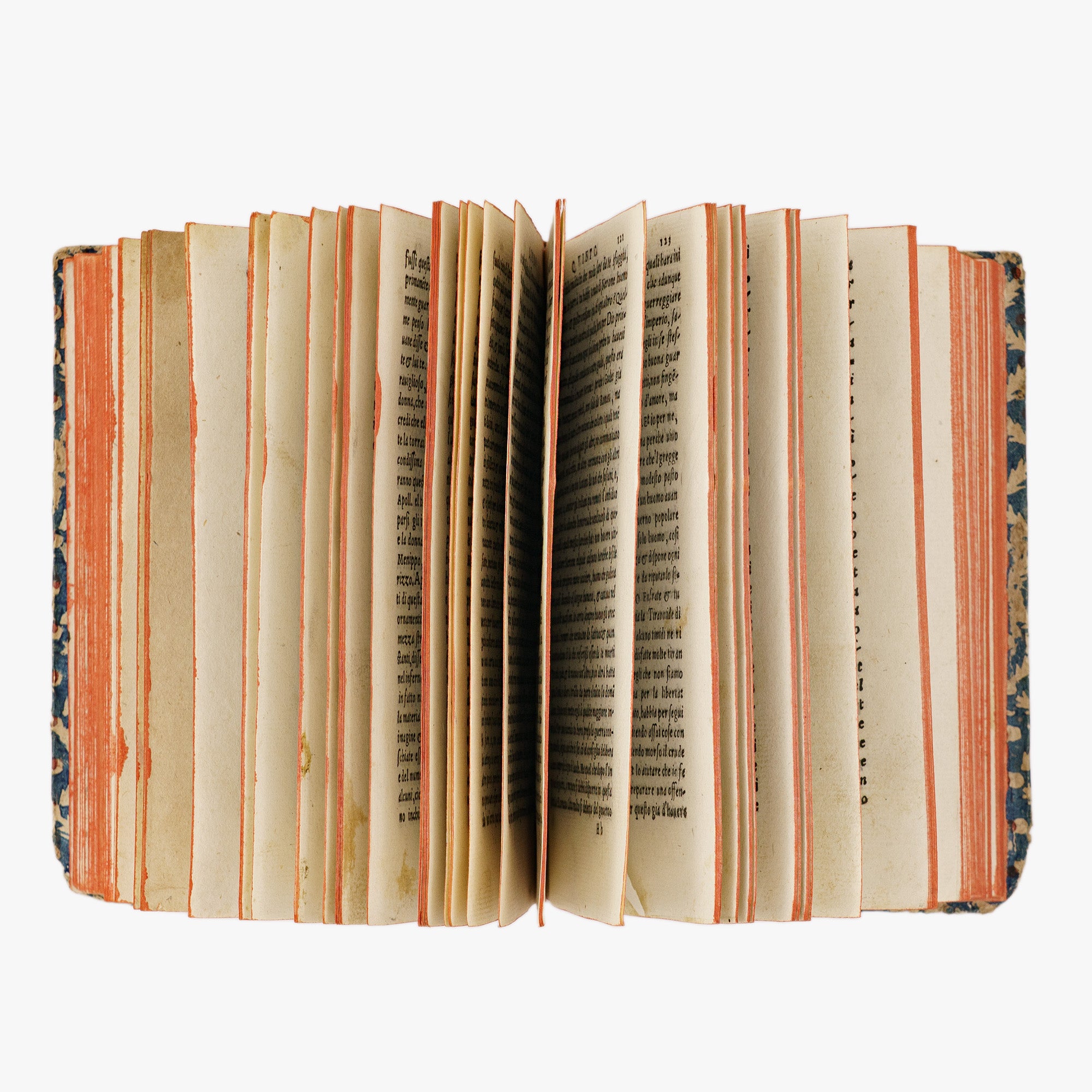 Filostrato — Vita Apollonii Tyanei (Comin da Trino di Monferrato, 1549). Livro físico. Século XVI. Encadernação em meio couro com douração na lombada e cortes tingidos.