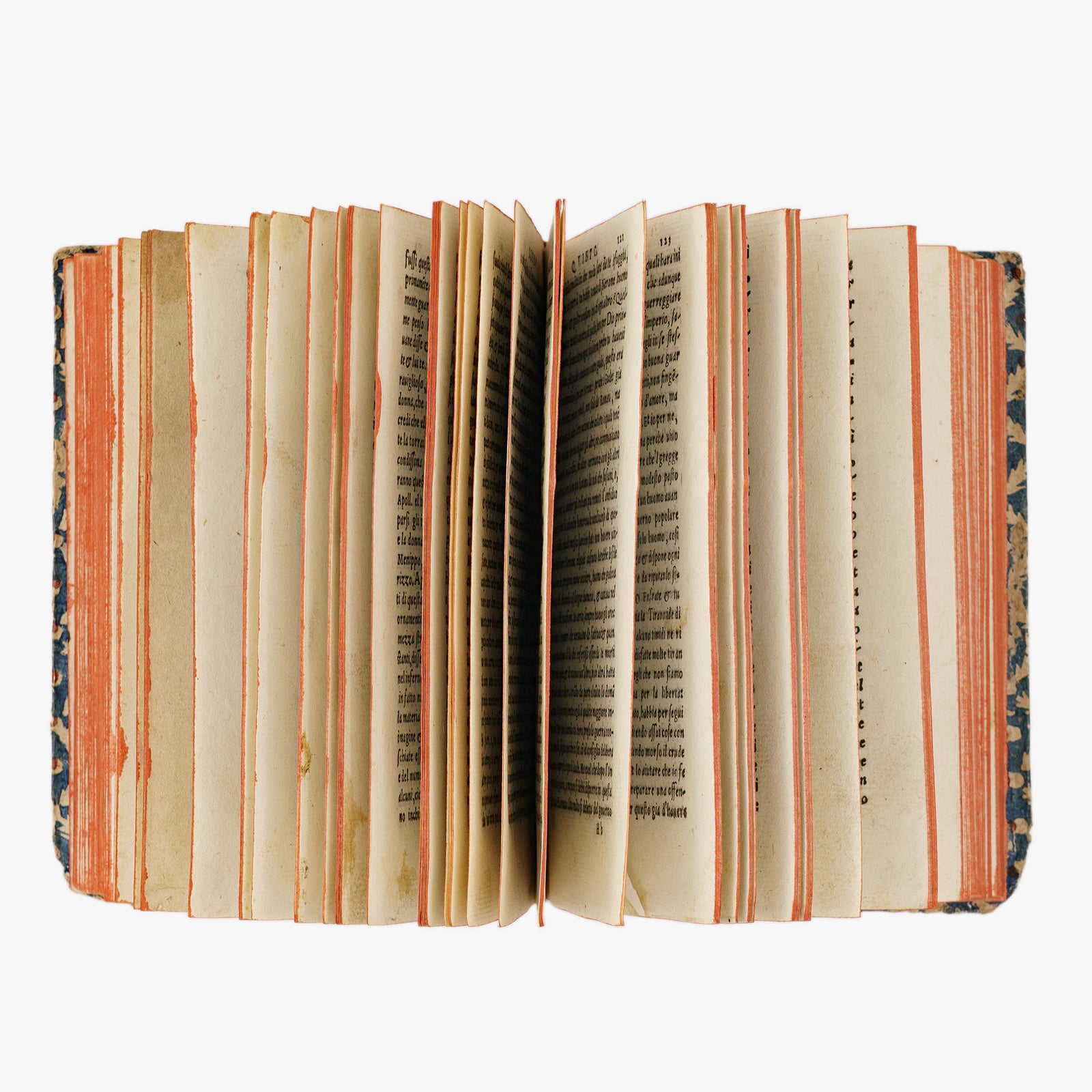 Filostrato — Vita Apollonii Tyanei (Comin da Trino di Monferrato, 1549). Livro físico. Século XVI. Encadernação em meio couro com douração na lombada e cortes tingidos.