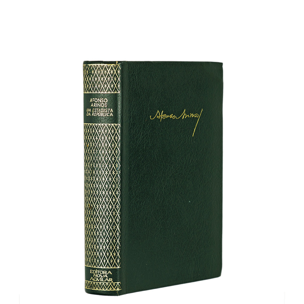 Afonso Arinos — Um Estadista da República (Editora Nova Aguilar, 1977). Livro físico. Encadernação em couro com douração.