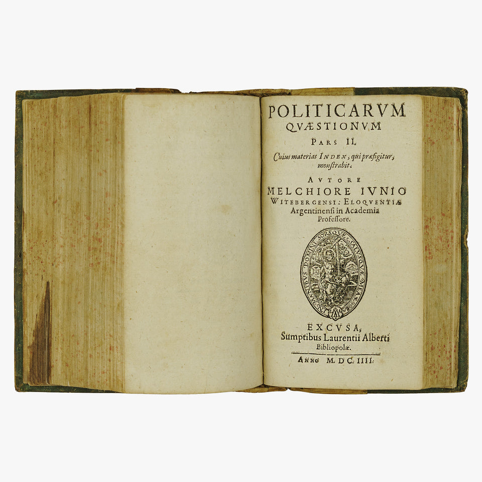 JUNIUS, Melchior (1545–1604). Politicarum Quaestionum Centum ac Tredecim in Eloquentiae Studiosorum Gratiam, Stylum Exercere Cupientium, Selectarum, ac in Partes Tres... (Christophorus Reusner / Laurentii Alberti, Rostochii, 1603–1604), 3 partes. Livro raríssimo. Século 17.