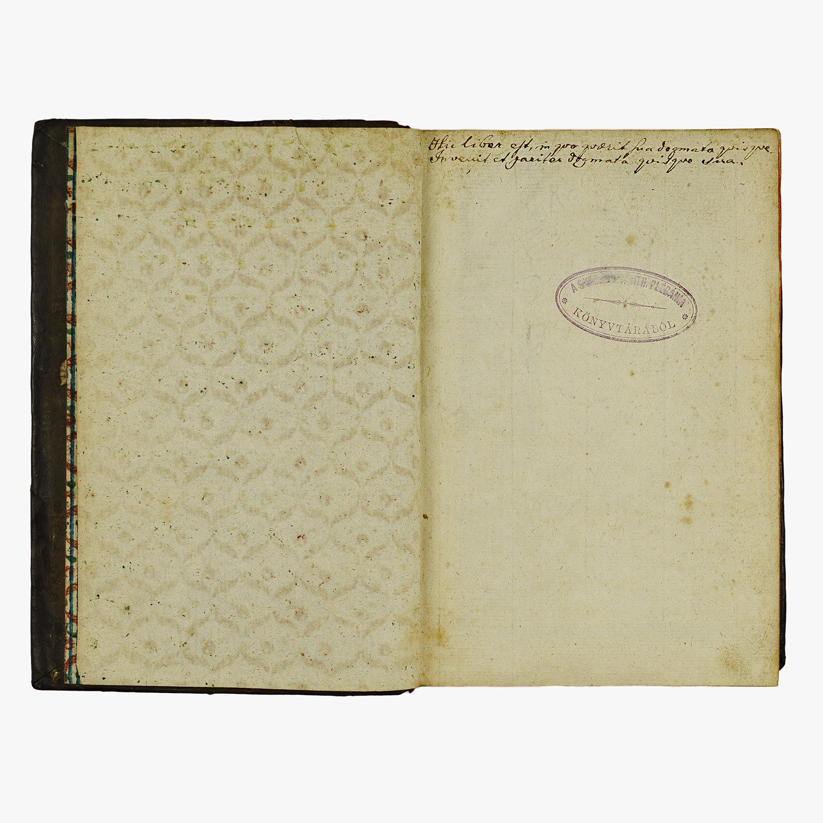 Biblia Sacra — Vulgatae Editionis (Typographia Balleoniana, 1765). Livro físico. Encadernação em couro com douração. Latim, século XVIII.