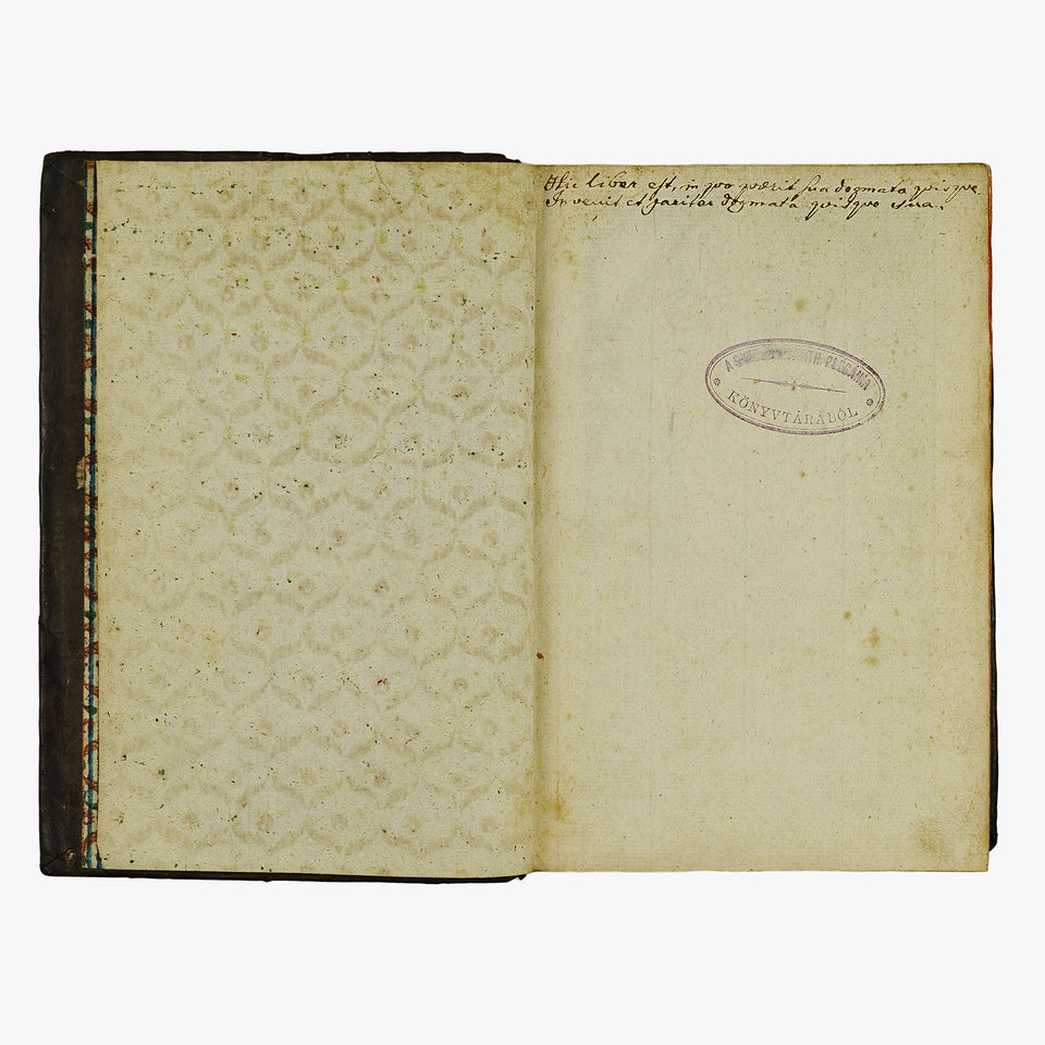 Biblia Sacra — Vulgatae Editionis (Typographia Balleoniana, 1765). Livro físico. Encadernação em couro com douração. Latim, século XVIII.