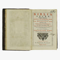 Biblia Sacra — Vulgatæ Editionis (Typographia Balleoniana, 1765). Livro físico. Encadernação em couro com douração. Latim, século XVIII.