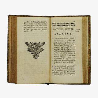 Duguet — Lettres sur divers sujets de Morale et de Piété (1708). Livro físico. Século XVIII. Encadernação em couro com douração.