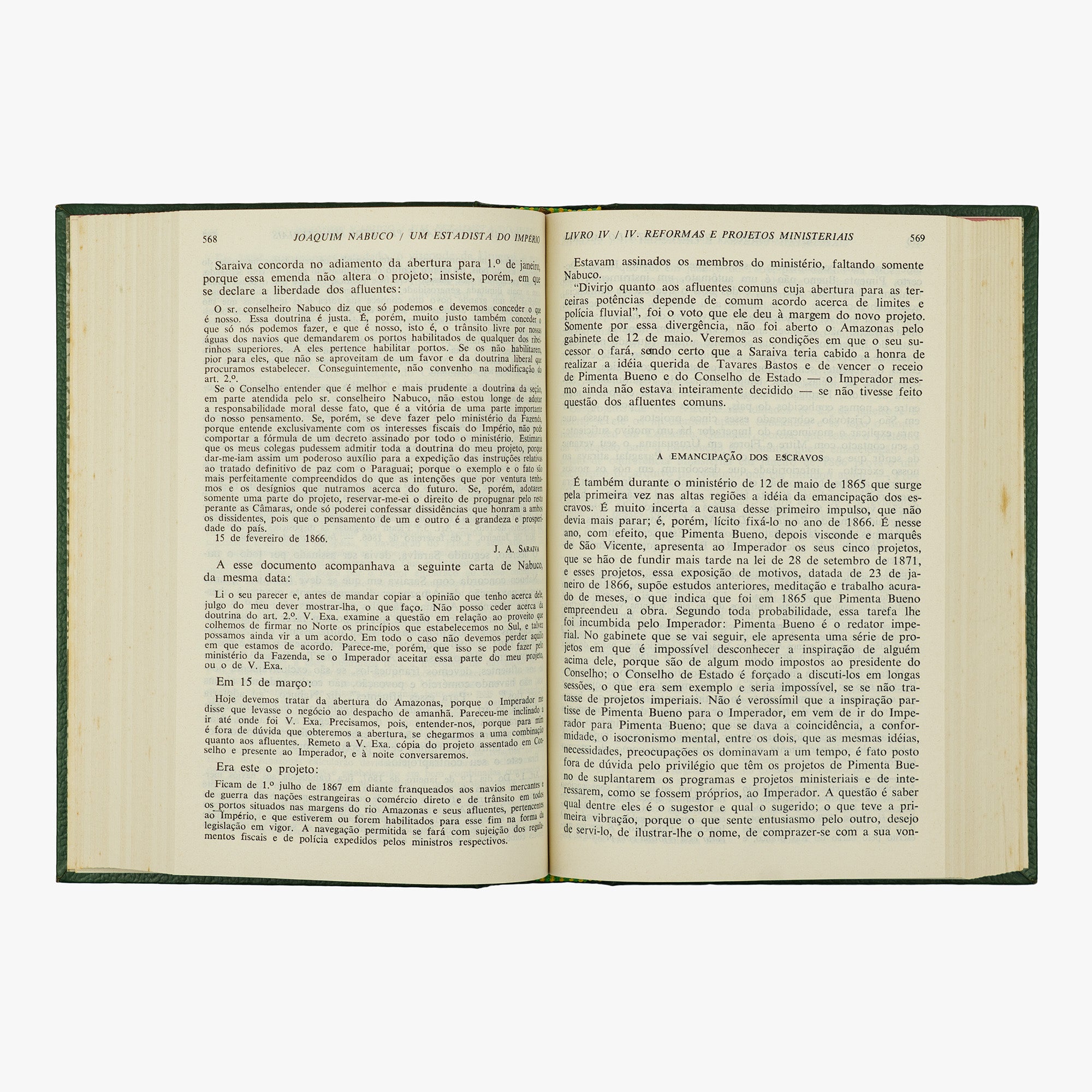Joaquim Nabuco — Um Estadista do Império (Editora Nova Aguilar, 1975). Livro físico com encadernação em couro com douração.