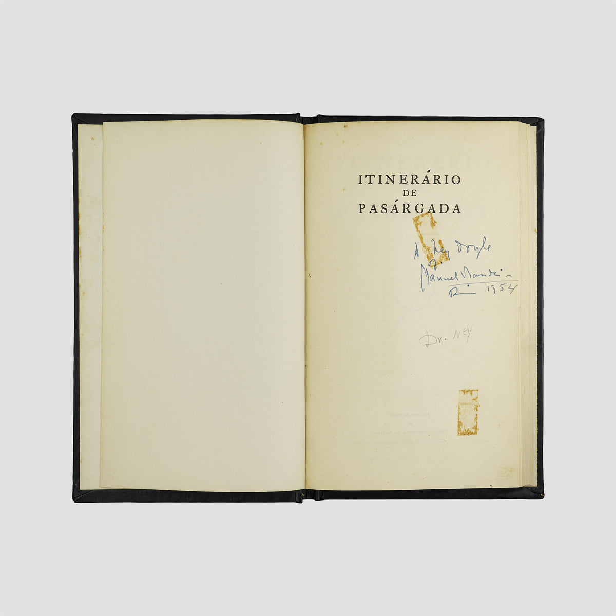 BANDEIRA, Manuel (1886–1968). Itinerário de Pasárgada (Edições Jornal de Letras, Rio de Janeiro, 1954); De poetas e de poesia (Ministério da Educação e Cultura / Serviço de Documentação, Rio de Janeiro, s.d.).