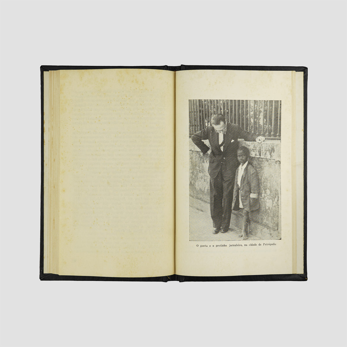 BANDEIRA, Manuel (1886–1968). Itinerário de Pasárgada (Edições Jornal de Letras, Rio de Janeiro, 1954); De poetas e de poesia (Ministério da Educação e Cultura / Serviço de Documentação, Rio de Janeiro, s.d.).
