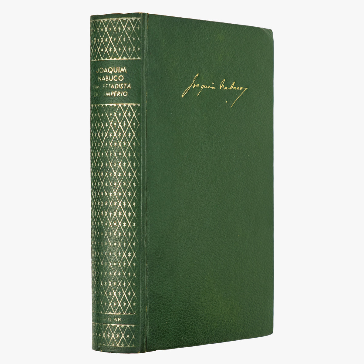 Joaquim Nabuco — Um Estadista do Império (Editora Nova Aguilar, 1975). Livro Físico. Capa encadernada em couro com douração. Fita de leitura presente.