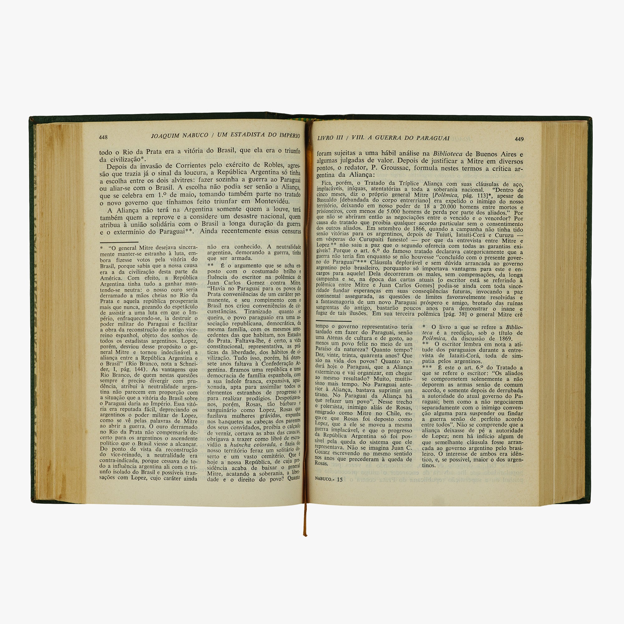 Joaquim Nabuco — Um Estadista do Império (Editora Nova Aguilar, 1975). Livro Físico. Capa encadernada em couro com douração. Fita de leitura presente.