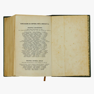 Joaquim Nabuco — Um Estadista do Império (Editora Nova Aguilar, 1975). Livro Físico. Capa encadernada em couro com douração. Fita de leitura presente.