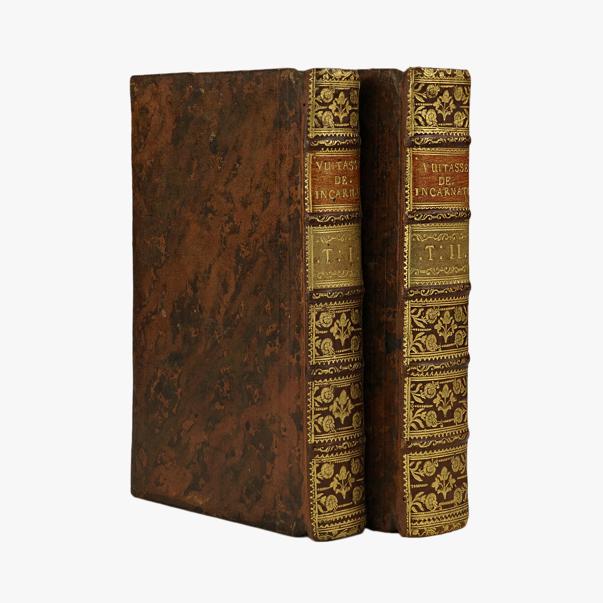 Vuitasse — Tractatus de Verbi Divini Incarnatione (Posonii, Patzko, 1788), 2 volumes. Livros físicos. Encadernação em couro com douração.