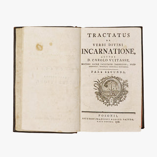 Vuitasse — Tractatus de Verbi Divini Incarnatione (Posonii, Patzko, 1788), 2 volumes. Livros físicos. Encadernação em couro com douração.