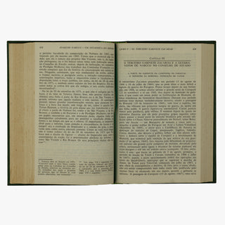 Joaquim Nabuco — Um Estadista do Império (Editora Nova Aguilar, 1975). Livro físico. Capa de couro com douração.