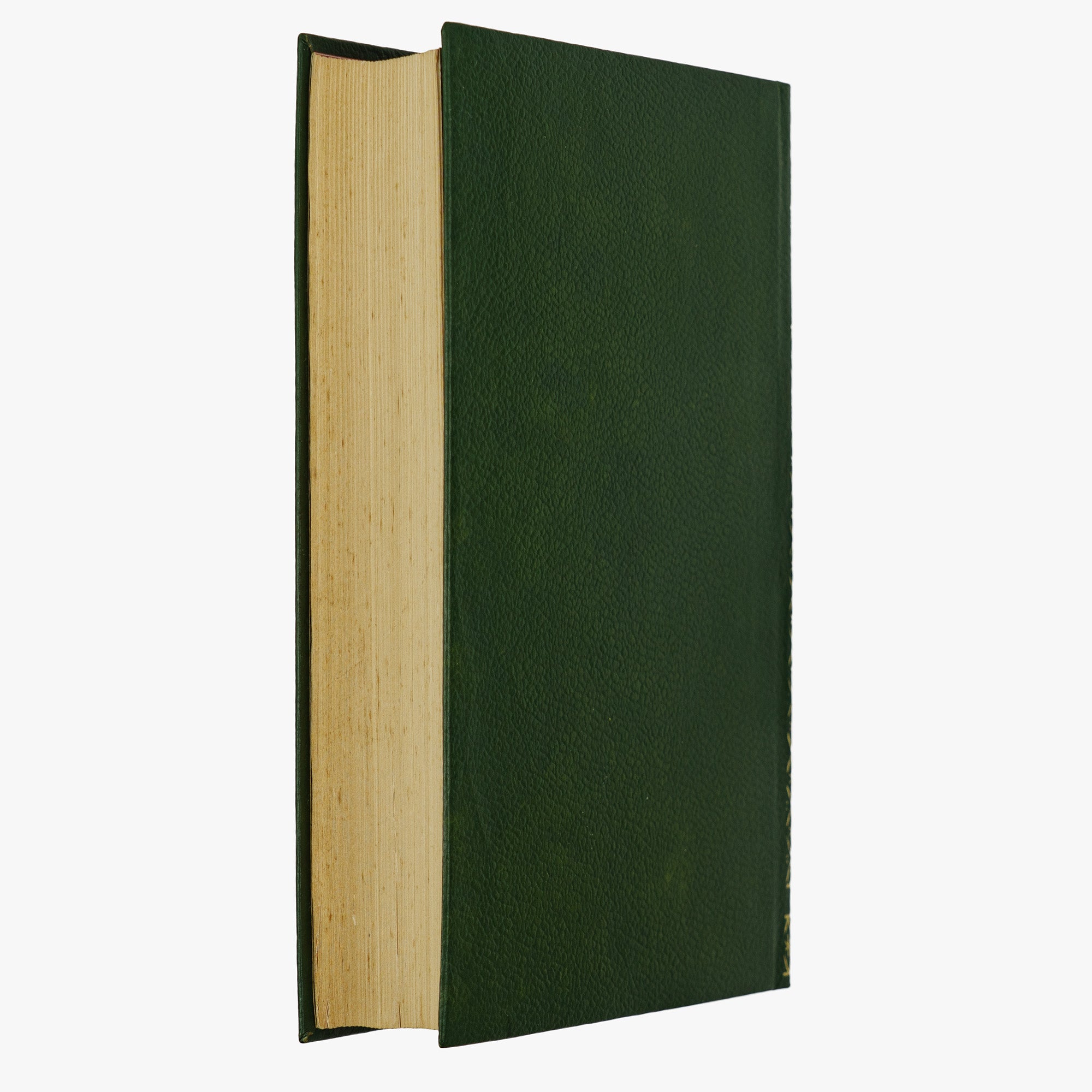 Joaquim Nabuco — Um Estadista do Império (Editora Nova Aguilar, 1975). Livro físico. Capa de couro com douração.