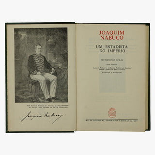 Joaquim Nabuco — Um Estadista do Império (Editora Nova Aguilar, 1975). Livro físico. Capa de couro com douração.