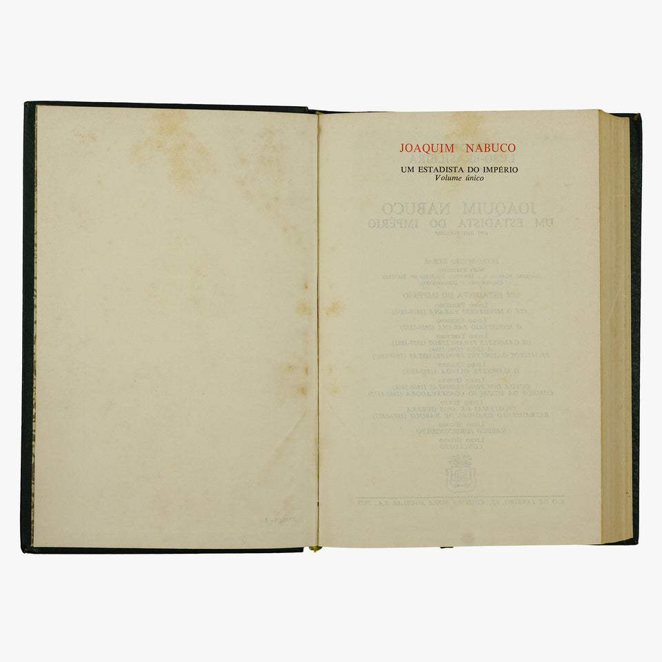 Joaquim Nabuco — Um Estadista do Império (Editora Nova Aguilar, 1975). Livro físico. Capa editorial em couro com douração.