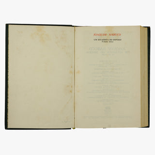 Joaquim Nabuco — Um Estadista do Império (Editora Nova Aguilar, 1975). Livro físico. Capa editorial em couro com douração.