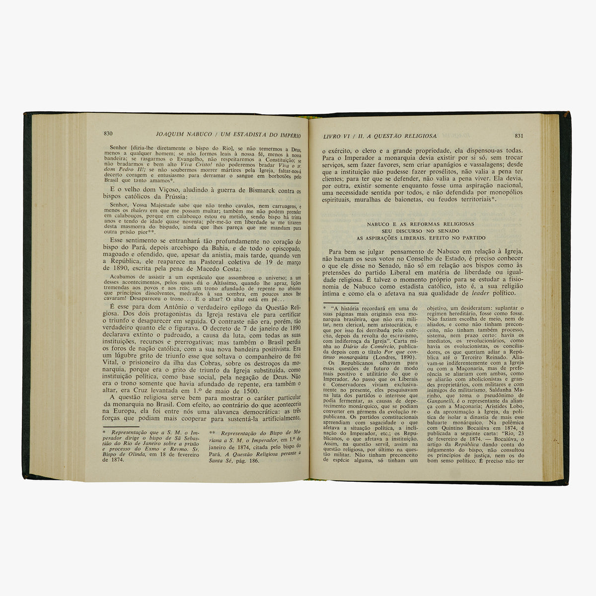 Joaquim Nabuco — Um Estadista do Império (Editora Nova Aguilar, 1975). Livro físico. Capa editorial em couro com douração.