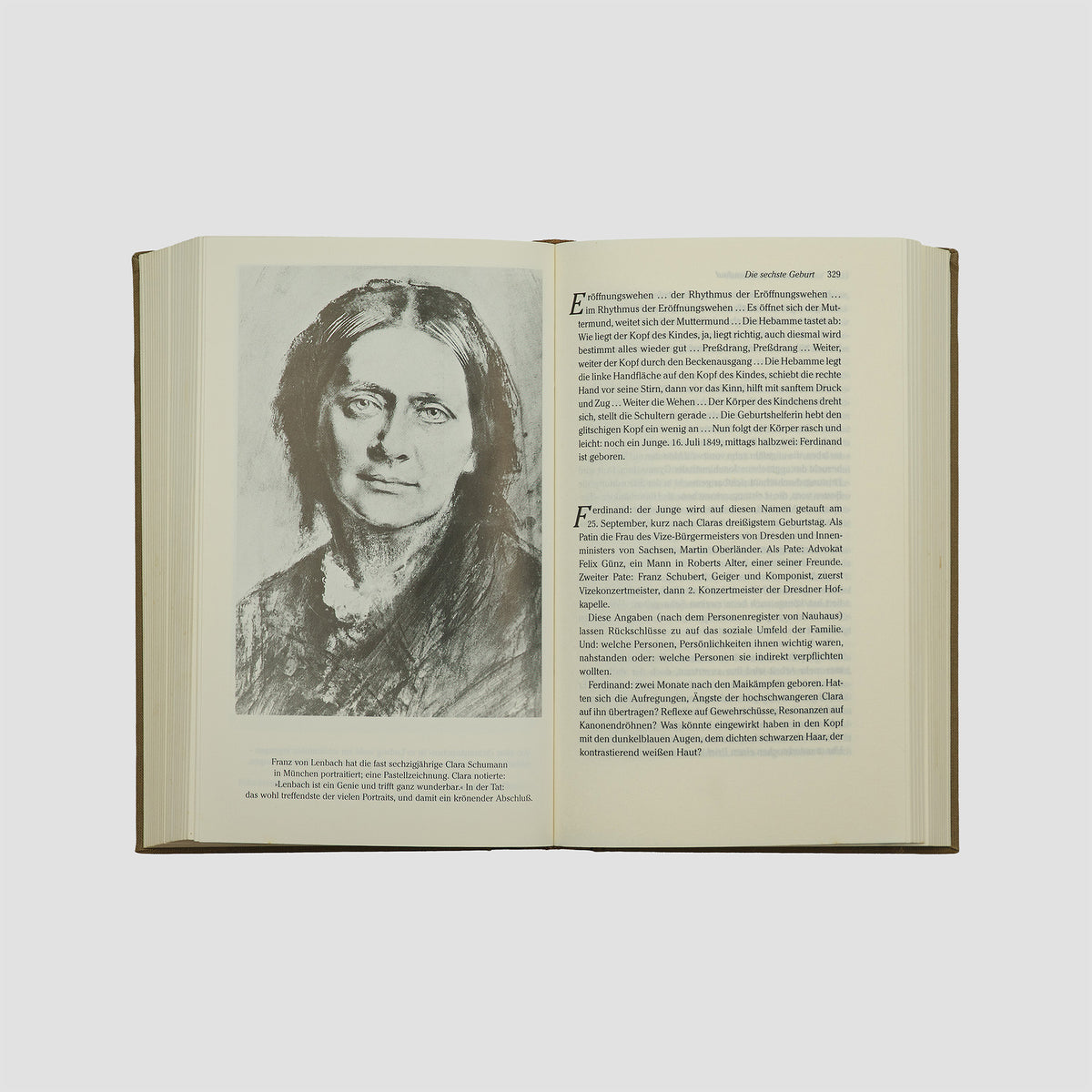KÜHN, Dieter (1935-2015). Clara Schumann, Klavier: Ein Lebensbuch (S. Fischer, Frankfurt am Main, 1996).