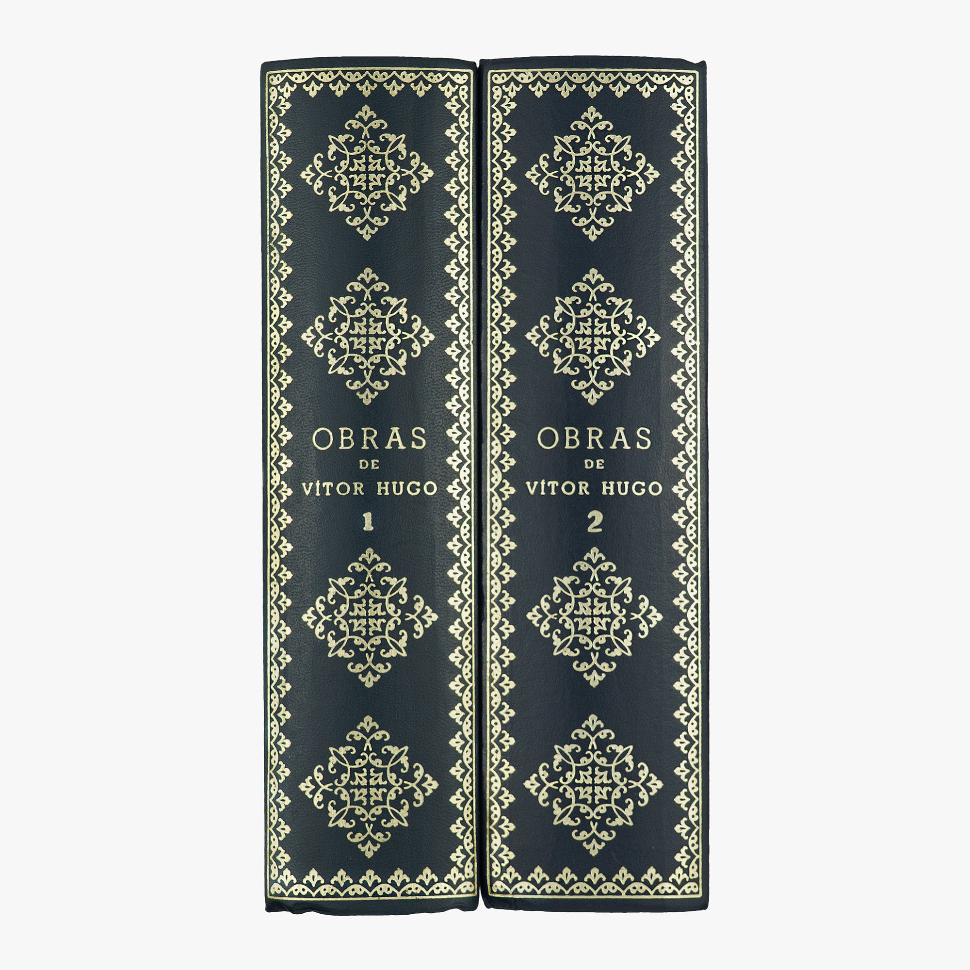 HUGO, Vítor (1802–1885). Obras (Lello & Irmão — Editores, Porto, 1969), 2 vols.