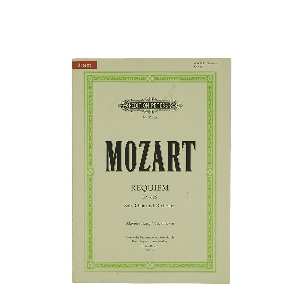 MOZART, Wolfgang Amadeus (1756–1791). Requiem: für vier Solostimmen, Chor und Orchester, KV 626. Urtext dos fragmentos completados por Franz Beyer. Revisão (C. F. Peters / Edition Kunzelmann GmbH, 2005. Partitura vocal (Klavierauszug).
