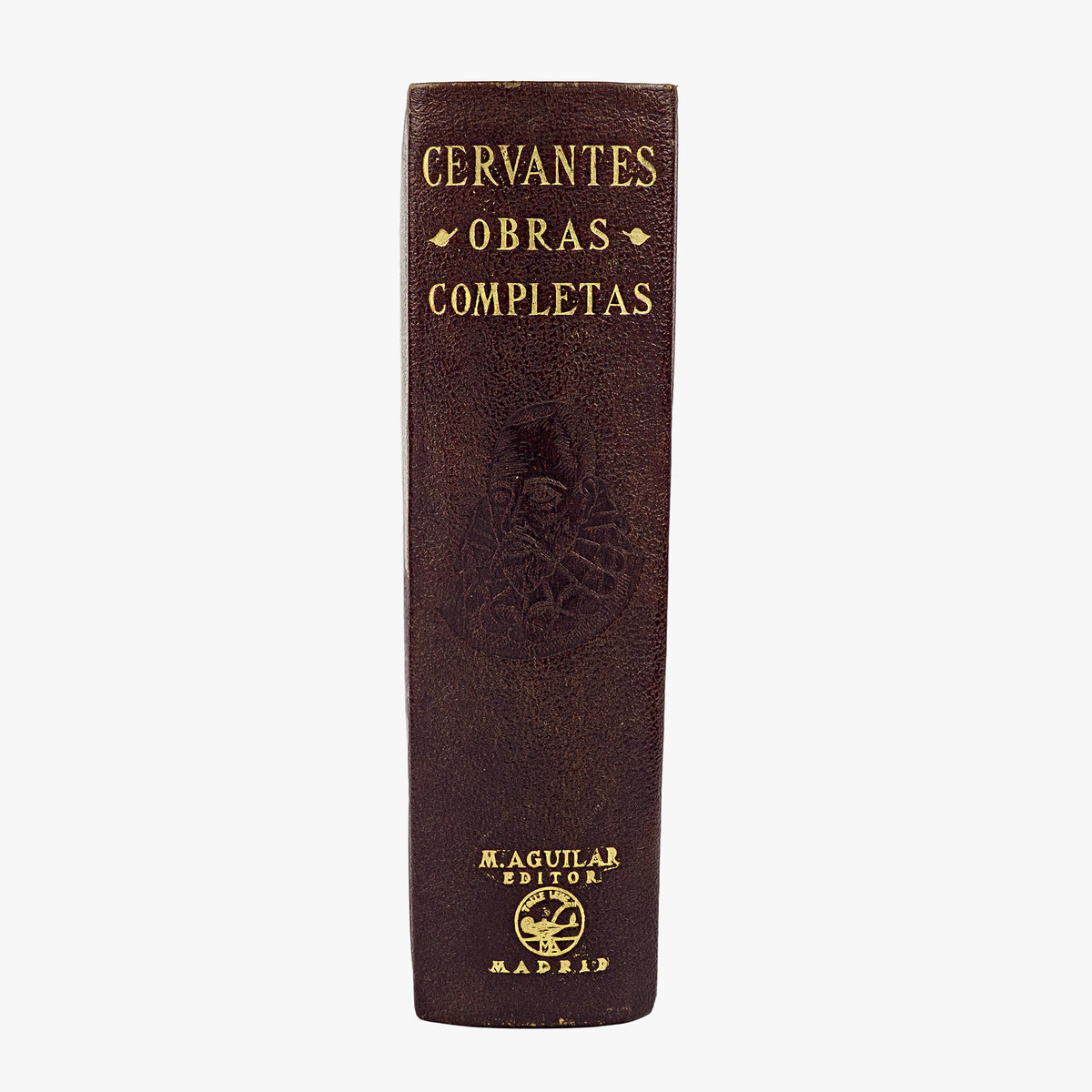 Miguel de Cervantes Saavedra — Obras completas (M. Aguilar, 1943). Livro físico. 1ª (primeira) edição com encadernação editorial em couro com douração.