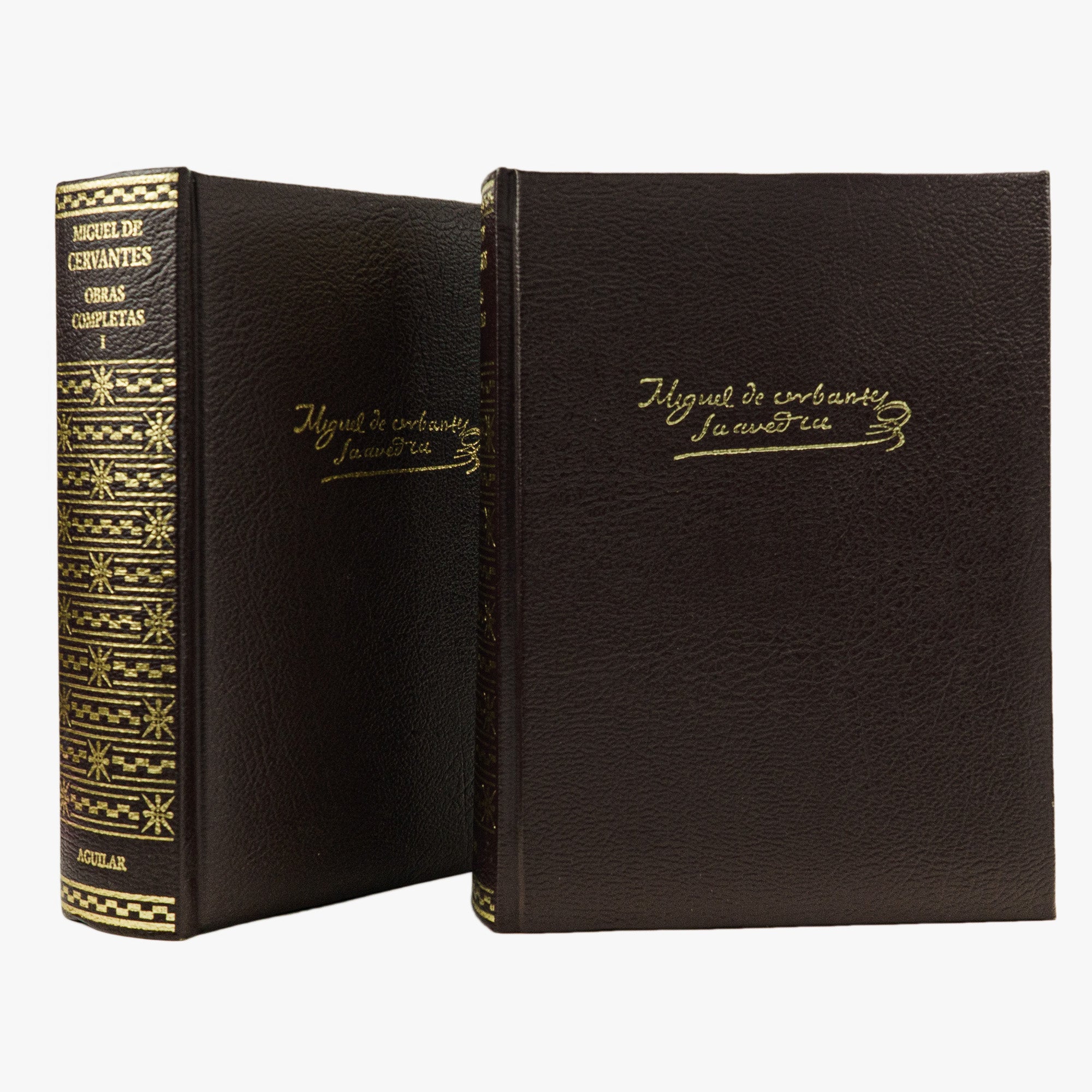 Miguel de Cervantes — Obras completas (Aguilar, 2003), 2 volumes. Encadernação editorial com douração. Livros físicos.